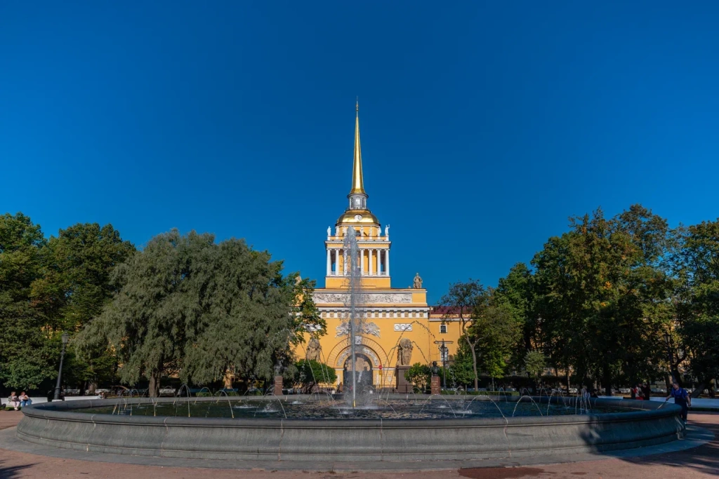 Здание Адмиралтейства в Санкт-Петербурге