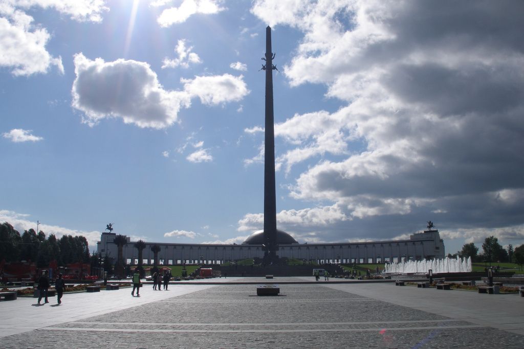 Поклонная гора и Музей Победы в Москве.jpg